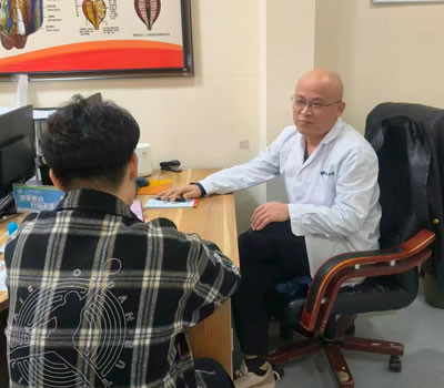 临夏回族自治州|男科医师高朋磊：守护男性健康，专业男科诊疗