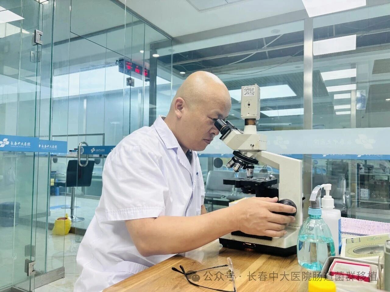 临夏回族自治州|高朋磊医师：左手男科临床，右手肠道菌群移植深入研究